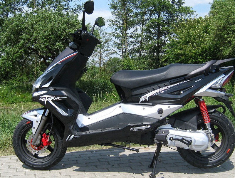 Monster-Moto  Roller Scooter Mofa JJ50 2-Takt Schwarz NEU